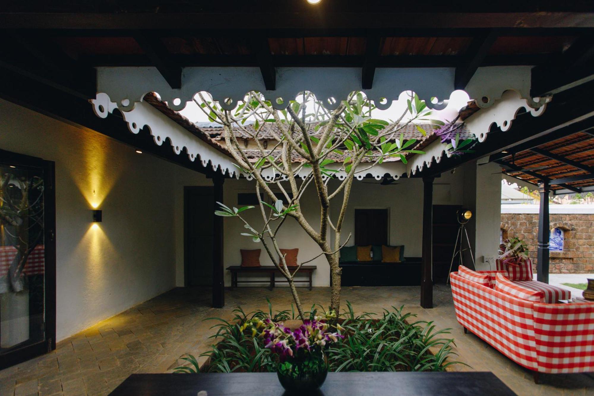 The Project Cafe Hotel Aldona Exterior photo