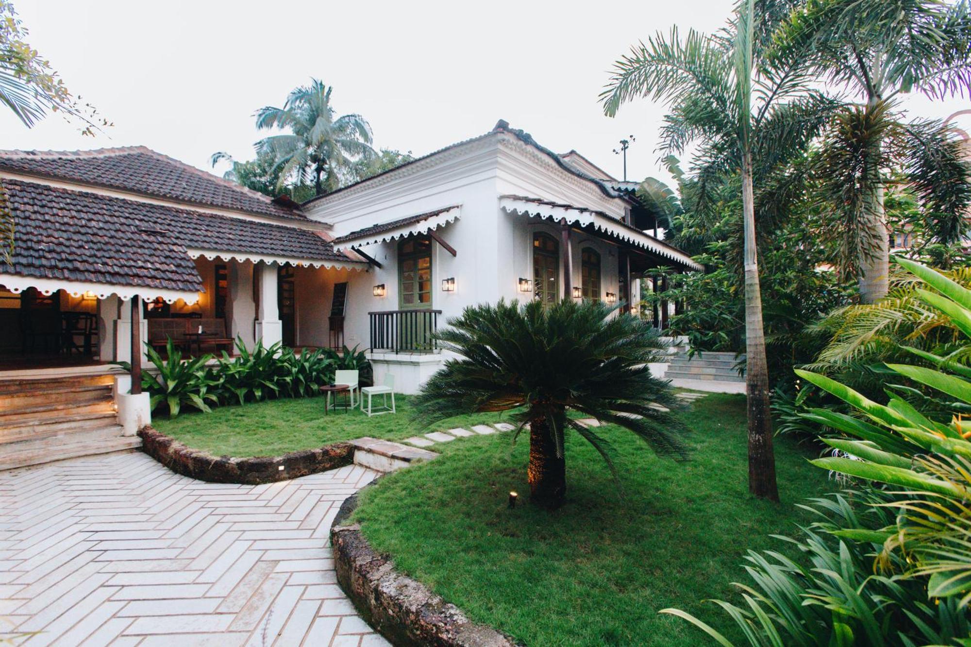 The Project Cafe Hotel Aldona Exterior photo